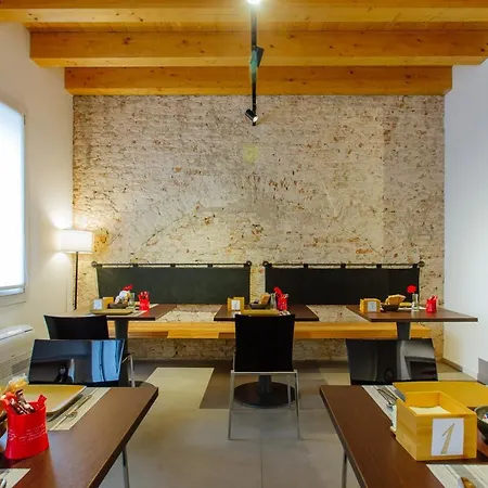 Dadi Nocleg ze śniadaniem 3*